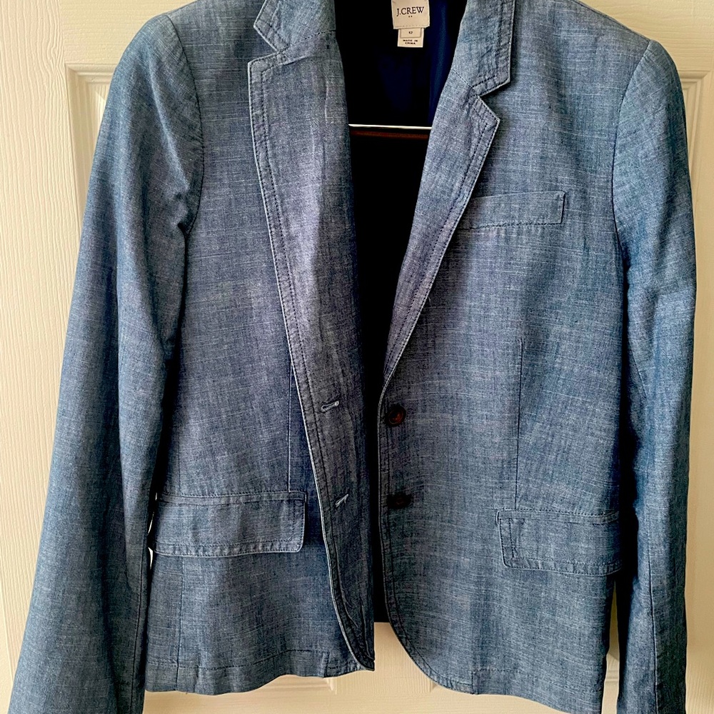 J Crew Chambray blazer. EUC. Great piece to add to your wardrobe!